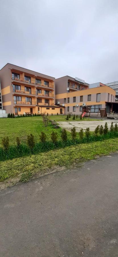 Hotel Felicia Kaluža Eksteriør billede