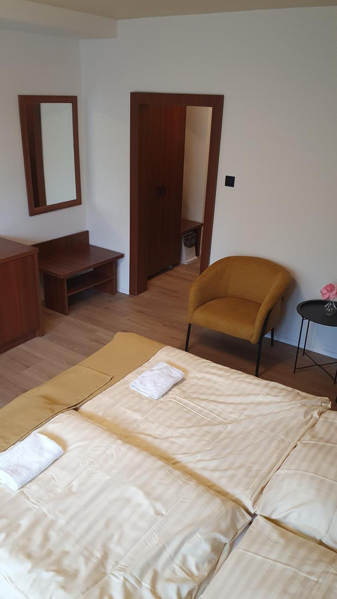 Hotel Felicia Kaluža Eksteriør billede