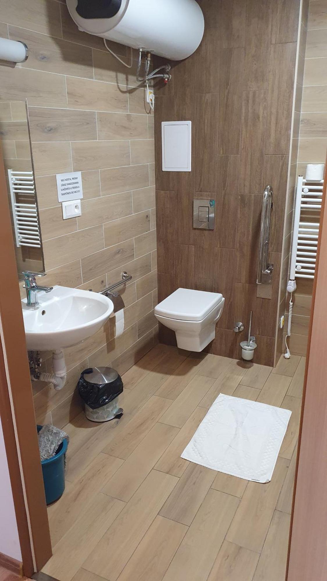 Hotel Felicia Kaluža Eksteriør billede